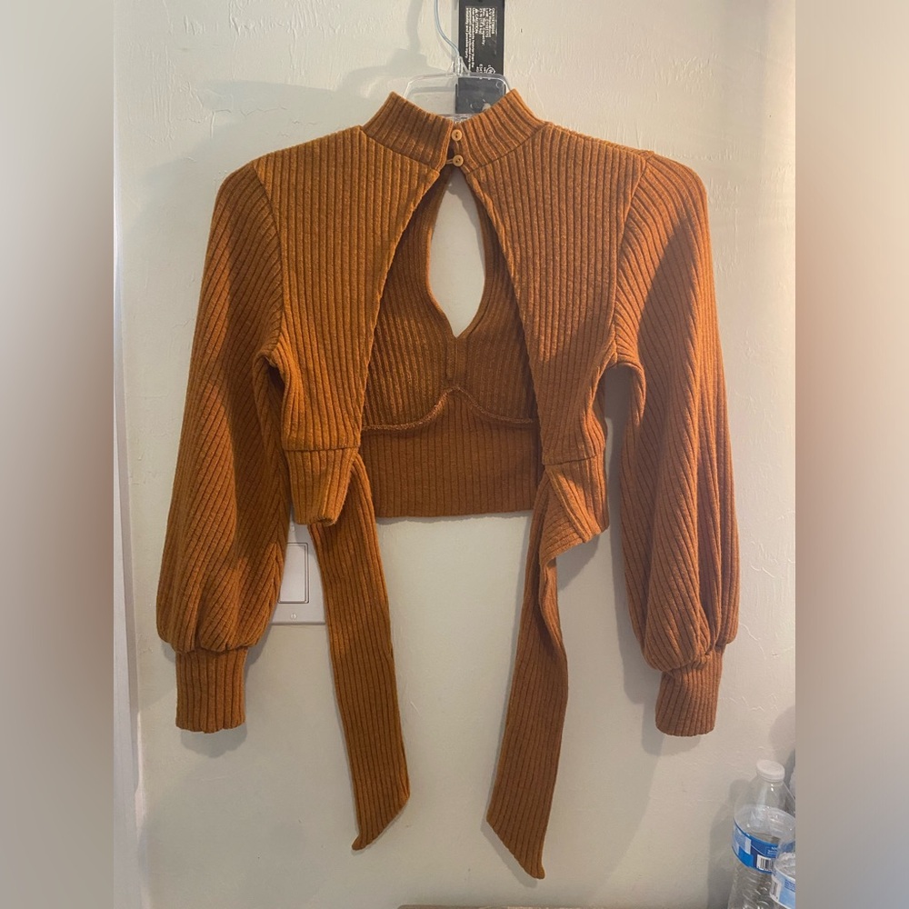Saints + Secrets Women Long Sleeves Crop Top Size Small (like)Pumpkin Color - Picture 5 of 13
